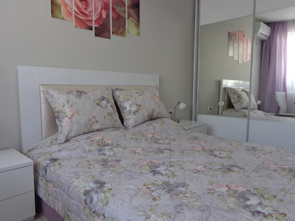 Luxury Apartment Lazur 2 Бургас Номер фото