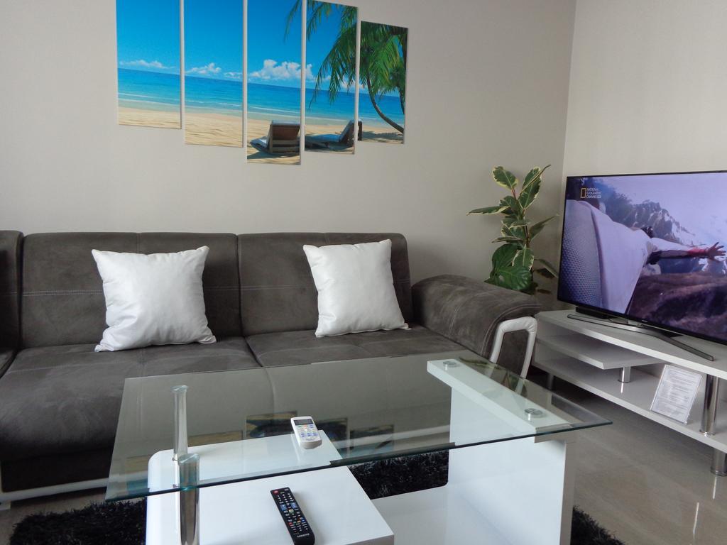 Luxury Apartment Lazur 2 Бургас Номер фото